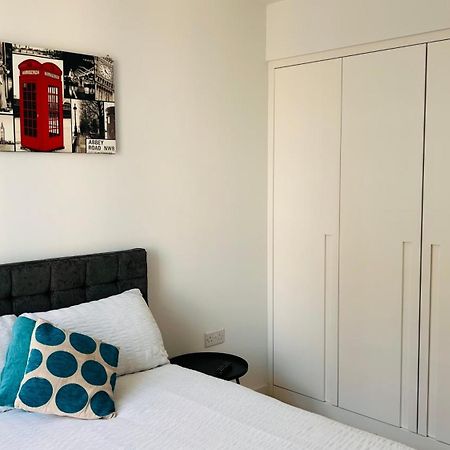 Lush Living - Double Room With Private Bathroom 伦敦 外观 照片