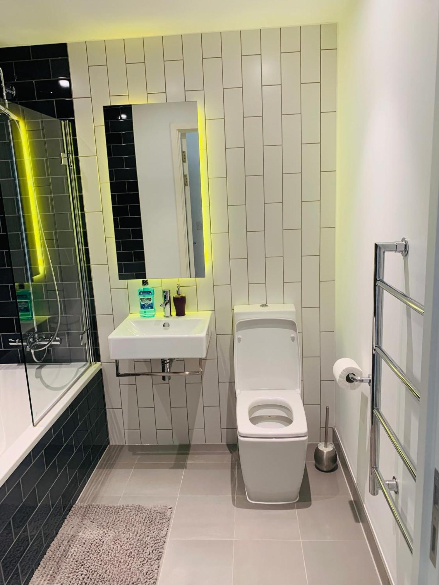 Lush Living - Double Room With Private Bathroom 伦敦 外观 照片